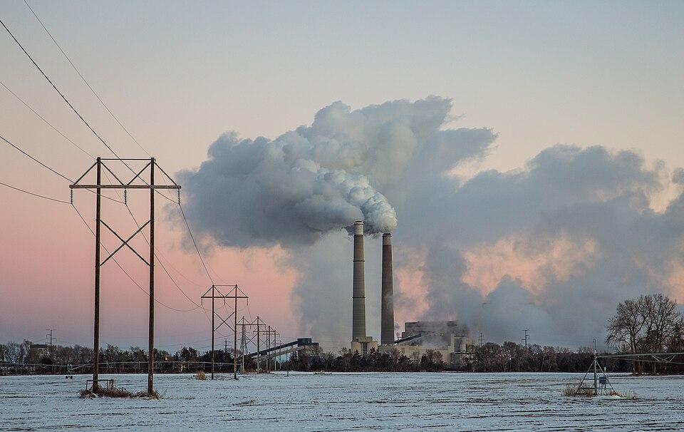 Sherco_Generating_Station_-_Xcel_Energy_Sherburne_County_Coal-Fired_Power_Plant_-_Sunset_(24077210421).jpg