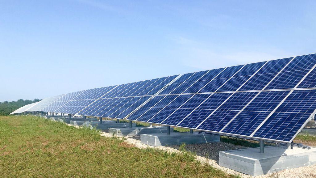 portland-landfill-solar-array.jpg